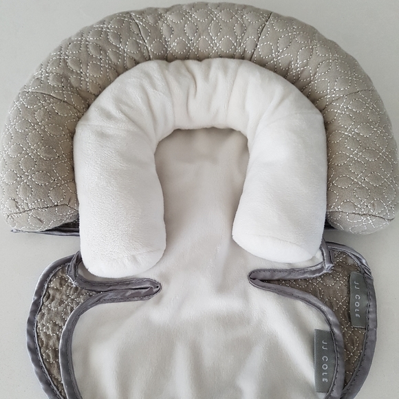 JJ Cole head support in GRAPHITE